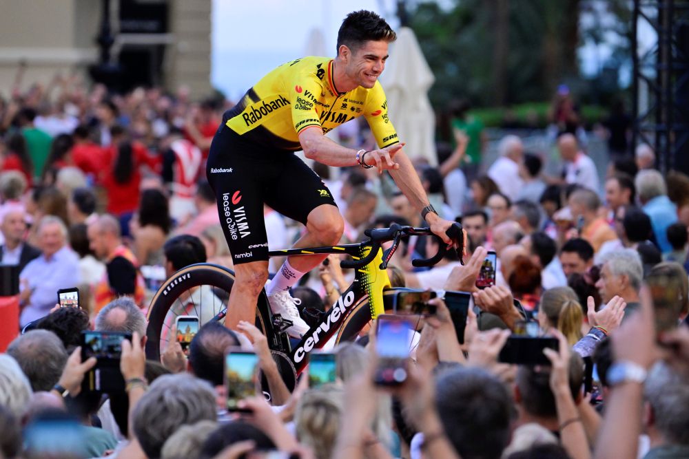Ordine d’arrivo Vuelta a España 2026, tappa di oggi: micidiale sprint di Van Aert a Loja