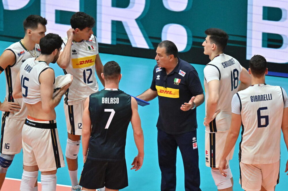 “Dov’è Giannelli?”. De Giorgi non vede il palleggiatore durante il time-out: la spiegazione