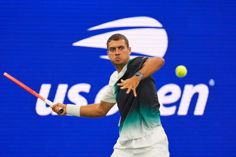 US Open 2026, tris azzurro al secondo turno. Zverev rischia con Sonego, bene Fritz
