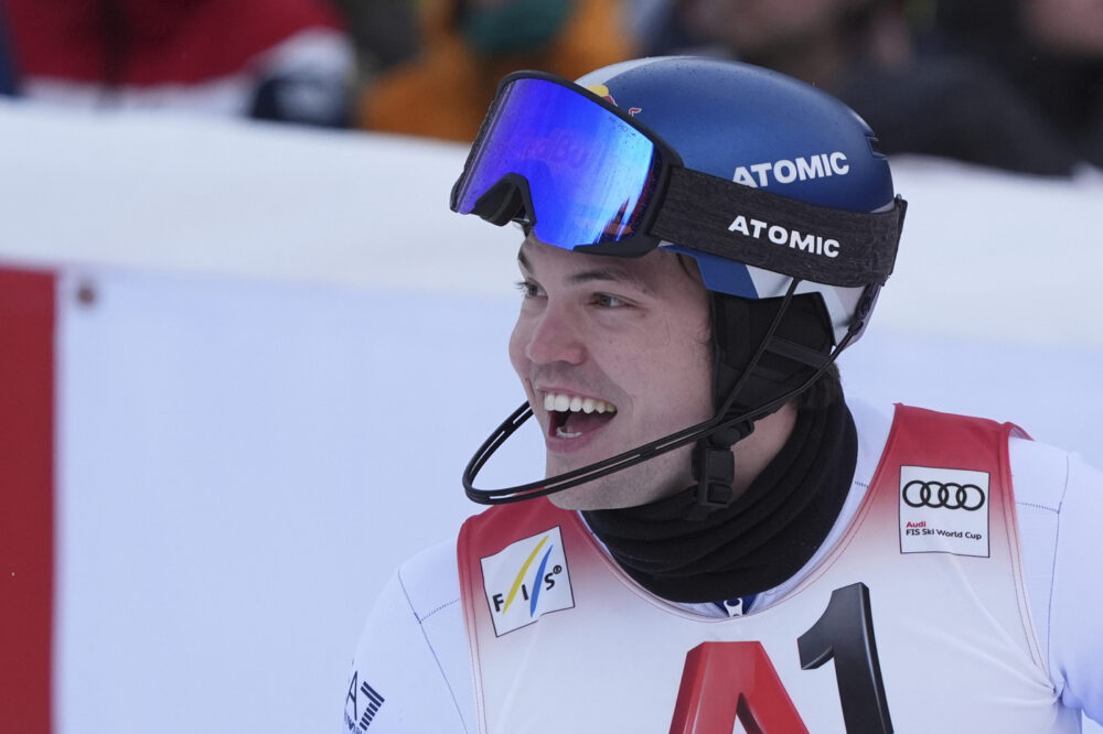 Alex Vinatzer brinda al piazzamento: “Entrare in top10 mi dà molta carica”