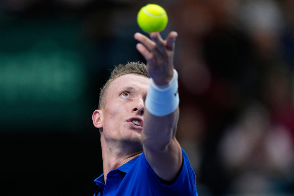 ATP Tokyo 2026: Lehecka rimonta Humbert nel giorno di Alcaraz e dello stop agli italiani