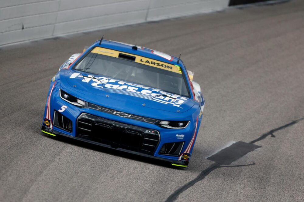 NASCAR, Larson prova a sfruttare il match point di Martinsville
