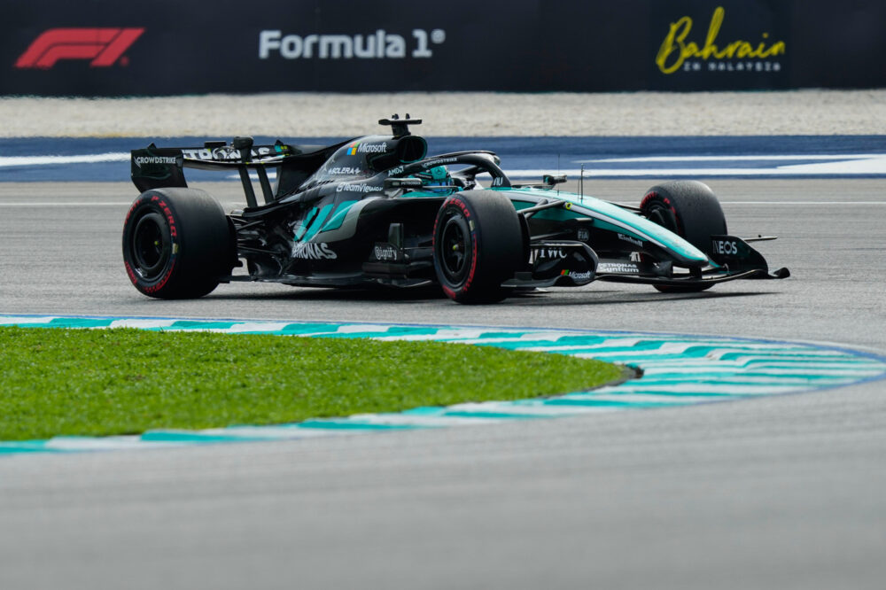 F1, George Russell: “Verstappen molto veloce. Dobbiamo lavorare sul set-up, siamo indietro”