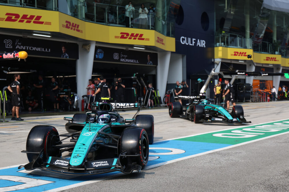 Antonelli e Russell, Mercedes divisa in due a Singapore: perché Kimi parte avvantaggiato