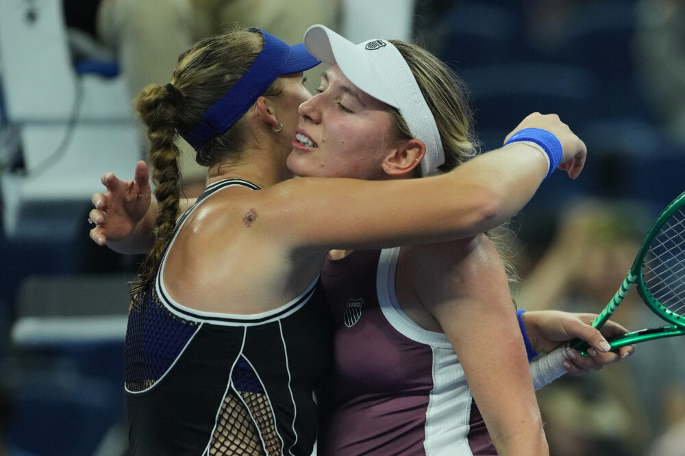 WTA Pechino 2026, Mirra Andreeva e Nikola Bartunkova vincono i rispettivi derby e sono in semifinale