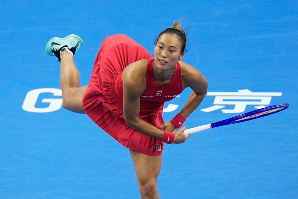 Zheng Qinwen vola in finale a Pechino: “Non è ancora finita, Andreeva è un’avversaria difficile”