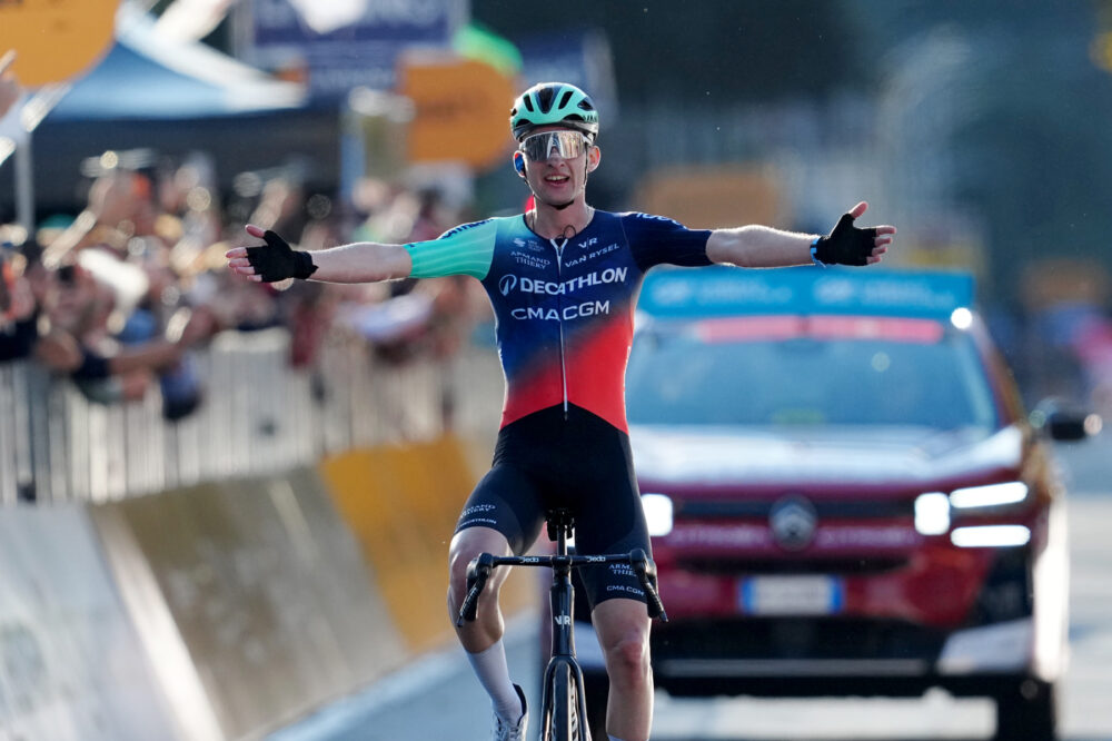 Paul Seixas devastante: frantumato il record di scalata di Pogacar sul Civiglio!