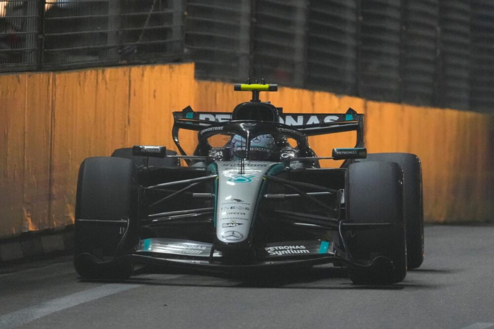 F1, Verstappen precede Leclerc nel GP di Singapore. Podio dal sapore di Mondiale per Antonelli