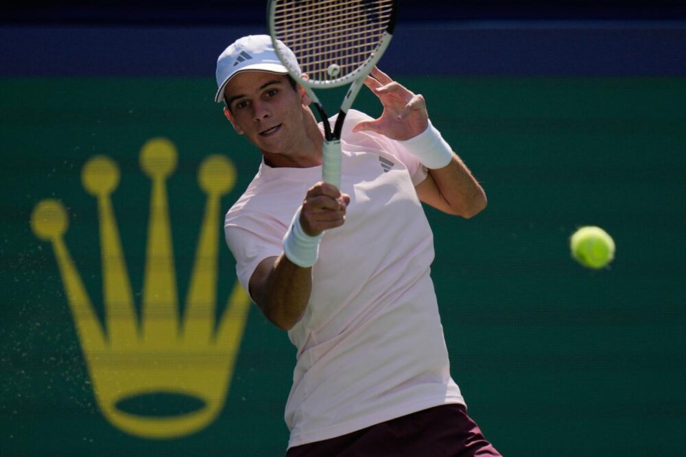 Rafael Jodar approda ai quarti di finale a Shanghai, ma il comportamento con la raccattapalle fa discutere