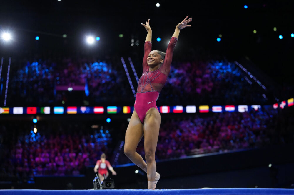 Skye Blakely sulle orme di Simone Biles: oro all-around ai Mondiali! Che errori di Nemour e Ke, Perotti in top-10