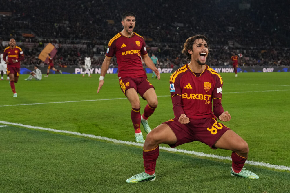 Calcio, Lazio e Roma vincono negli anticipi del turno infrasettimanale di Serie A. Ok anche il Como