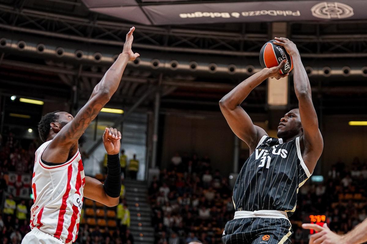 Basket, Eurolega: Virtus, la tripla di Carr sulla sirena stende l’Olympiacos