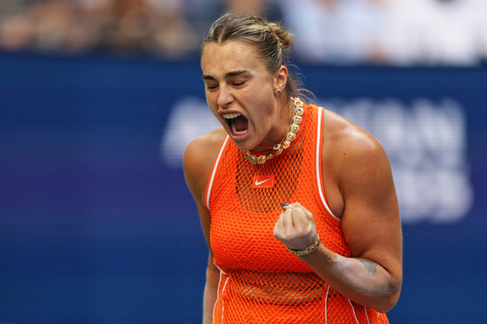 WTA Pechino 2026, convincente debutto di Sabalenka. Avanzano ai sedicesimi anche Andreeva e Noskova