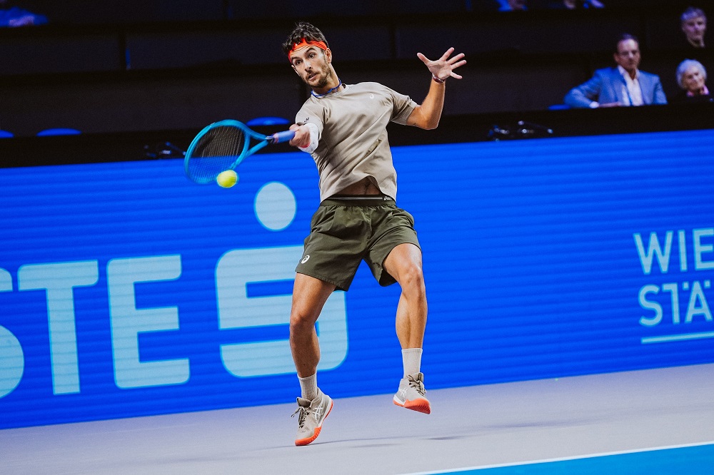 Lorenzo Musetti vince e convince contro Tiafoe e approda agli ottavi di finale a Vienna