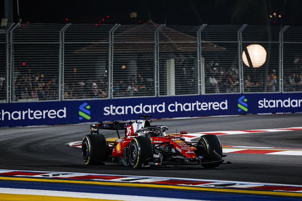 F1 oggi in tv, GP Singapore 2026: orari Sprint e qualifiche, streaming, programma Sky e TV8