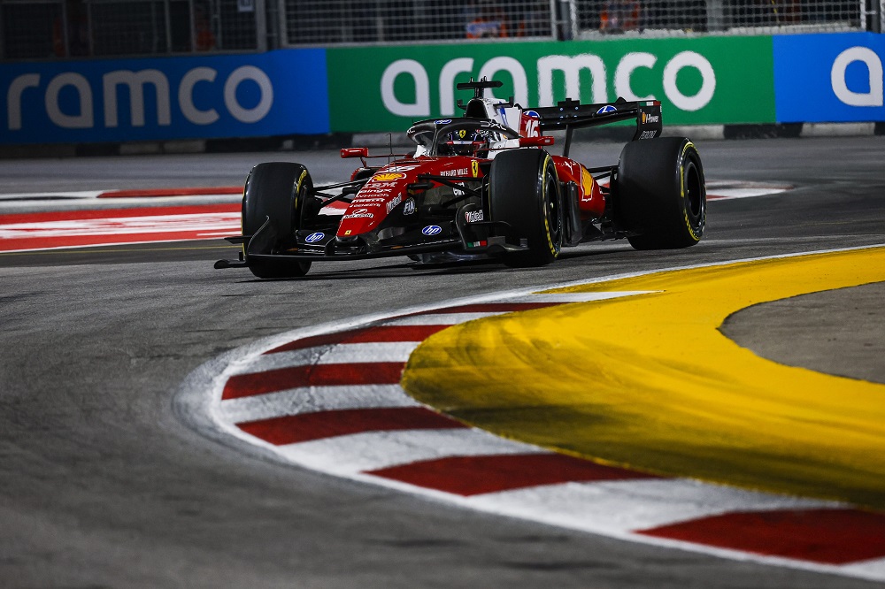 LIVE F1, GP Singapore 2026 in DIRETTA: Leclerc e Ferrari tentano il colpo, Antonelli deve recuperare