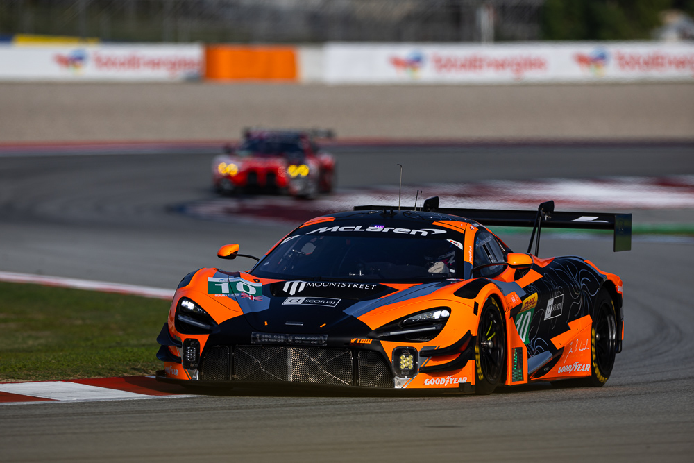 WEC, Fleming in pole con McLaren a Barcellona davanti a Pera