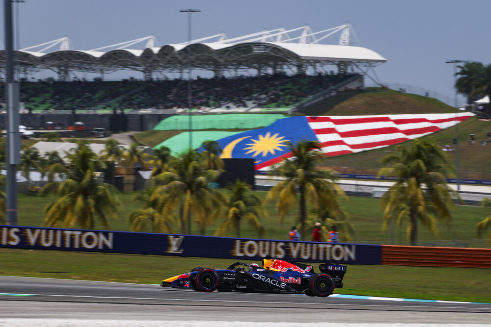 F1, risultati e classifica FP1 GP Bahrain a Sepang 2026: Verstappen in testa, criticità per Antonelli