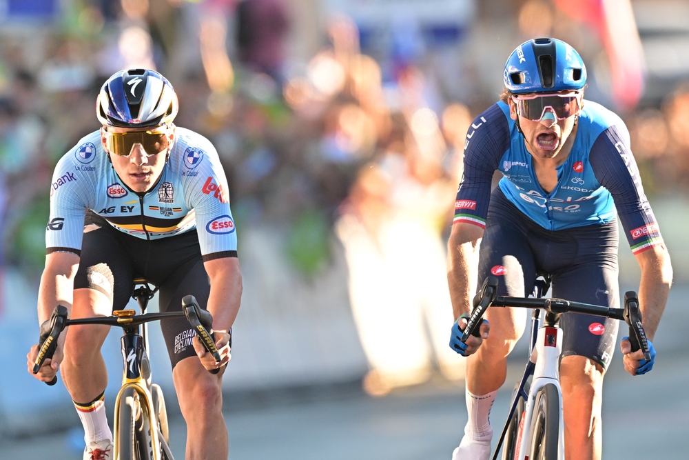 Evenepoel vs Ciccone, il photo-finish. Copertone decisivo: di quanti cm ha vinto gli Europei? La foto risolutiva