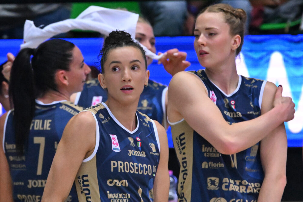 Volley femminile, Conegliano strapazza Chieri e firma il tris in Serie A1: Haak e Gabi mattatrici