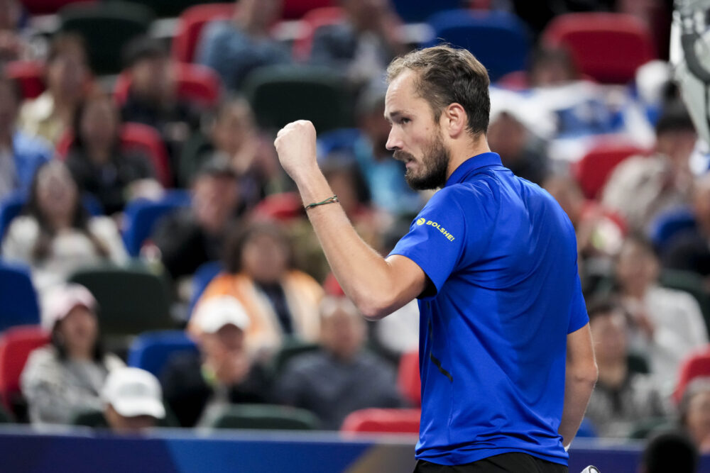 ATP Almaty 2026, Medvedev sfiderà Bublik in semifinale. Tsitsipas incrocerà Basilashvili