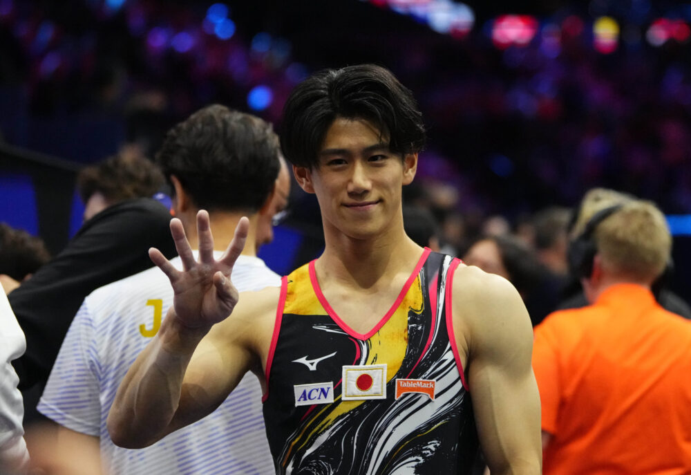 Daiki Hashimoto incarna la ginnastica artistica: poker all-around, allarga il trono ai Mondiali. Abbadini in top-15