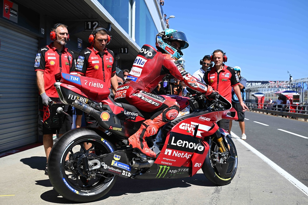 Cosa è successo in MotoGP nella notte: la pioggia, la caduta di Martin, l’occasione persa di Bezzecchi