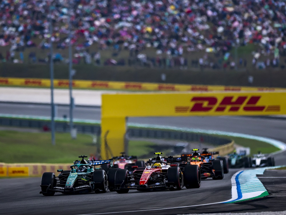 F1, caos a Sepang: il bug FIA manda in tilt le monoposto. Cosa è successo durante il giro di formazione