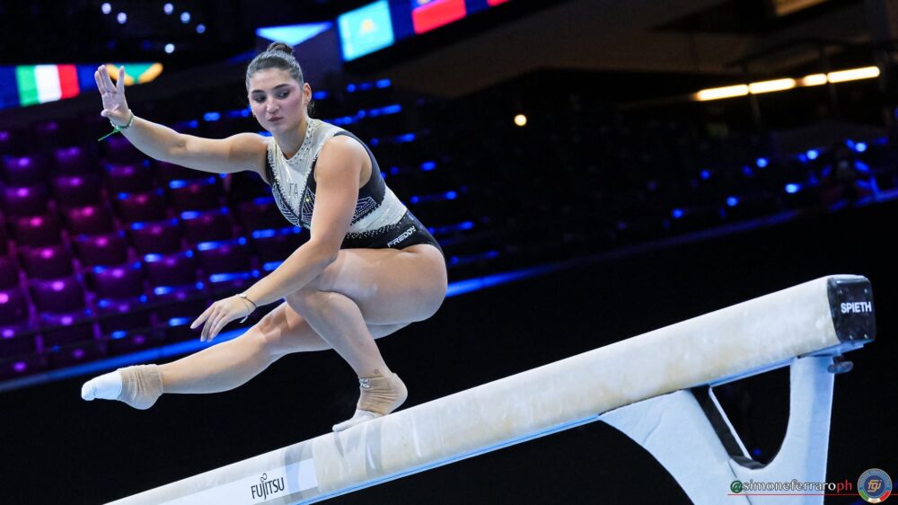 Manila Esposito torna ai Mondiali, cambia veste e punta in alto da capitana: tra trave e corpo libero…