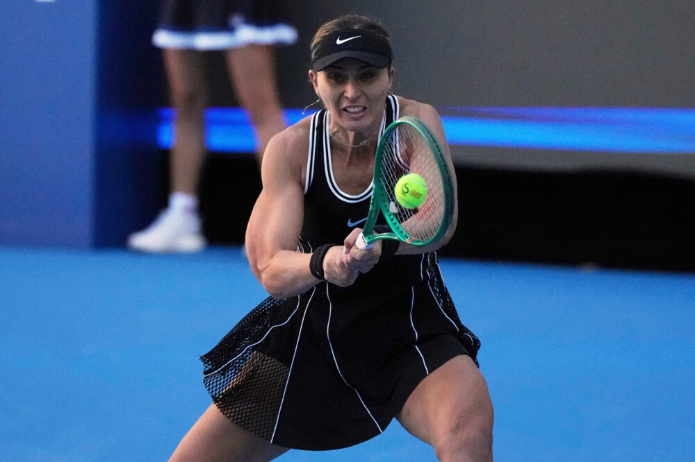 WTA Guangzhou 2026, debutto vincente per Paul Badosa. Esce Daria Snigur