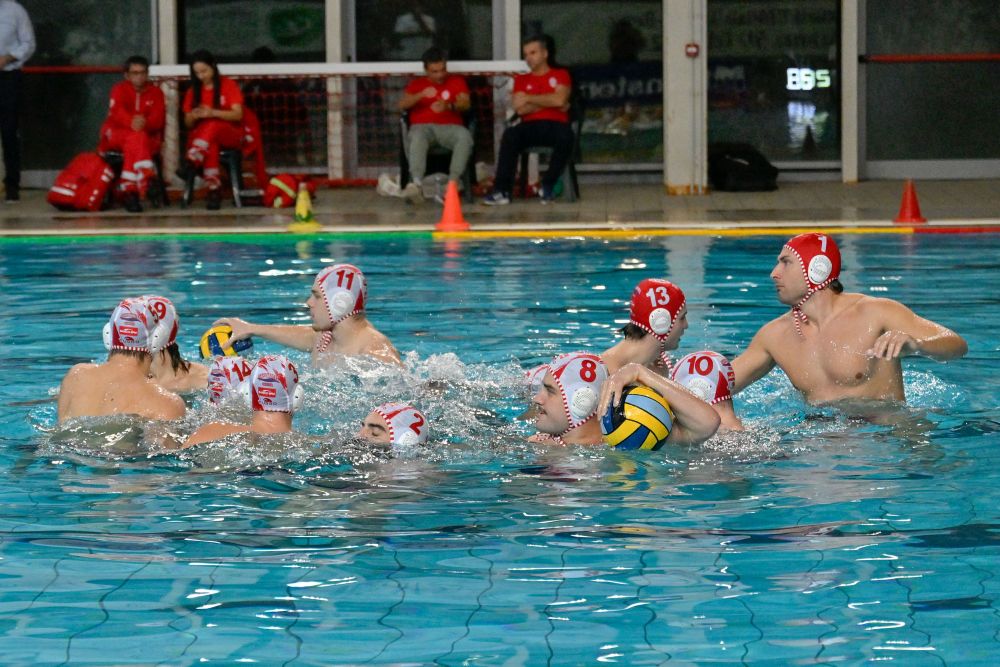 La Rari Nantes Savona viola la Bianchi nel big match della terza di A1. Nette vittorie di Posillipo e AN Brescia