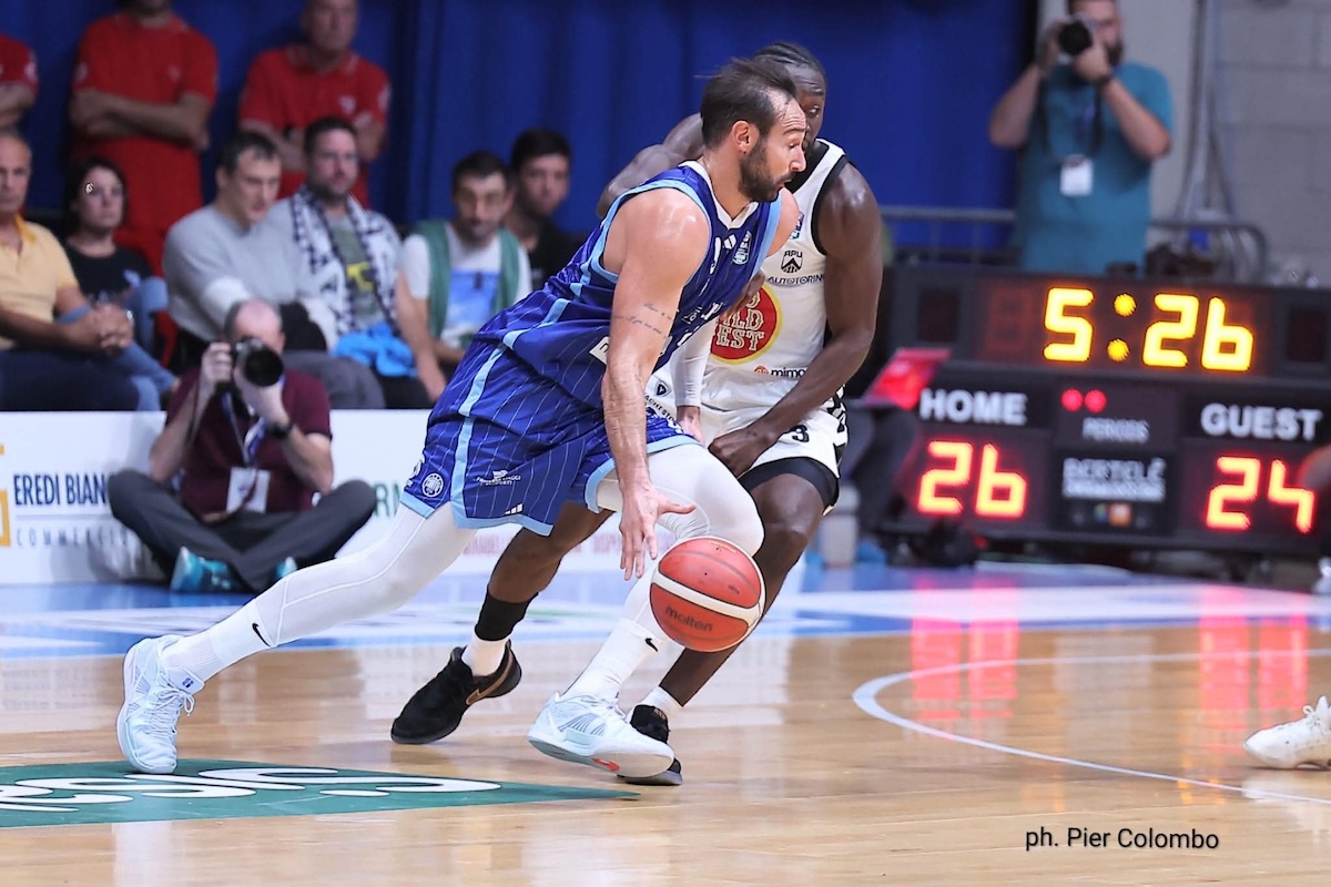 Basket, Serie A: Udine espugna Cantù all’overtime, Verona batte Milano al fotofinish