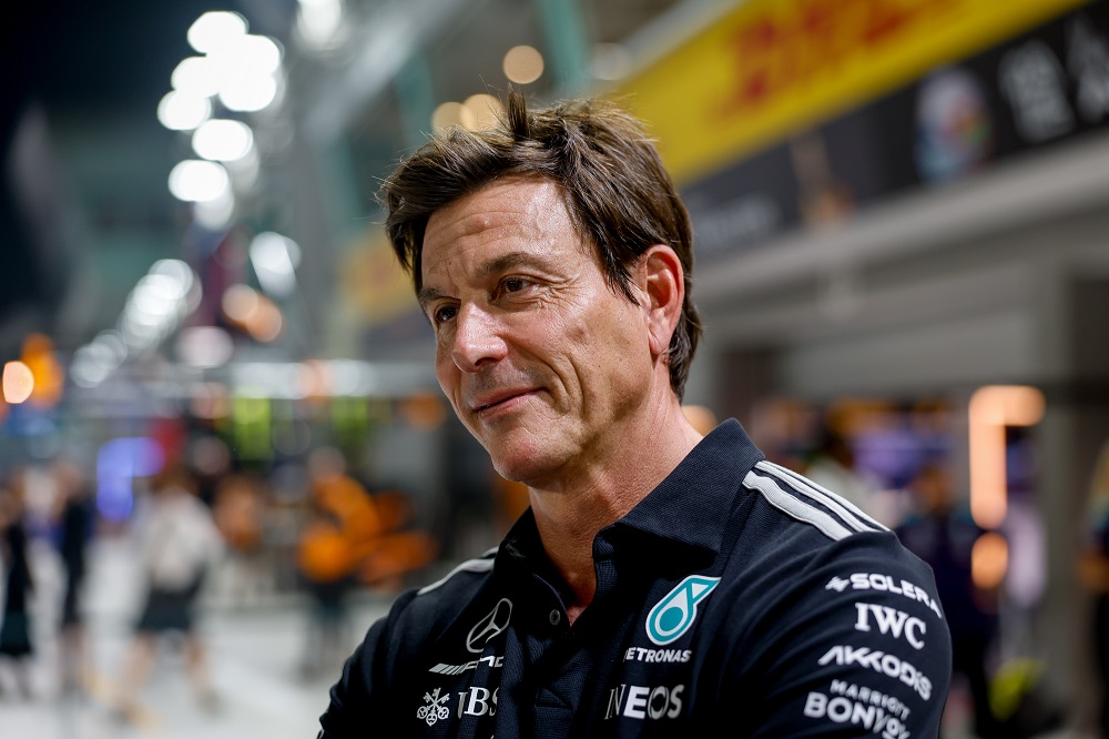Antonelli e i track limits a Singapore, Wolff ironizza via radio: “Serve un cuscino”