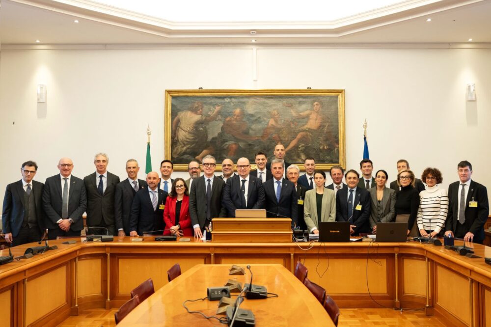 Oltre 200 ciclisti perdono la vita ogni anno. Pella: “Accelerare proposta di legge sulla sicurezza stradale”