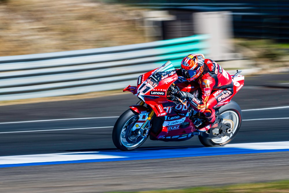 LIVE Superbike, GP Estoril 2026 in DIRETTA: Bulega a caccia di nuovi primati