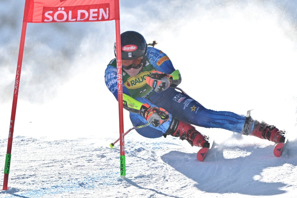 Mikaela Shiffrin torna ad incantare e guida il gigante di Soelden. Avvio in sordina delle azzurre