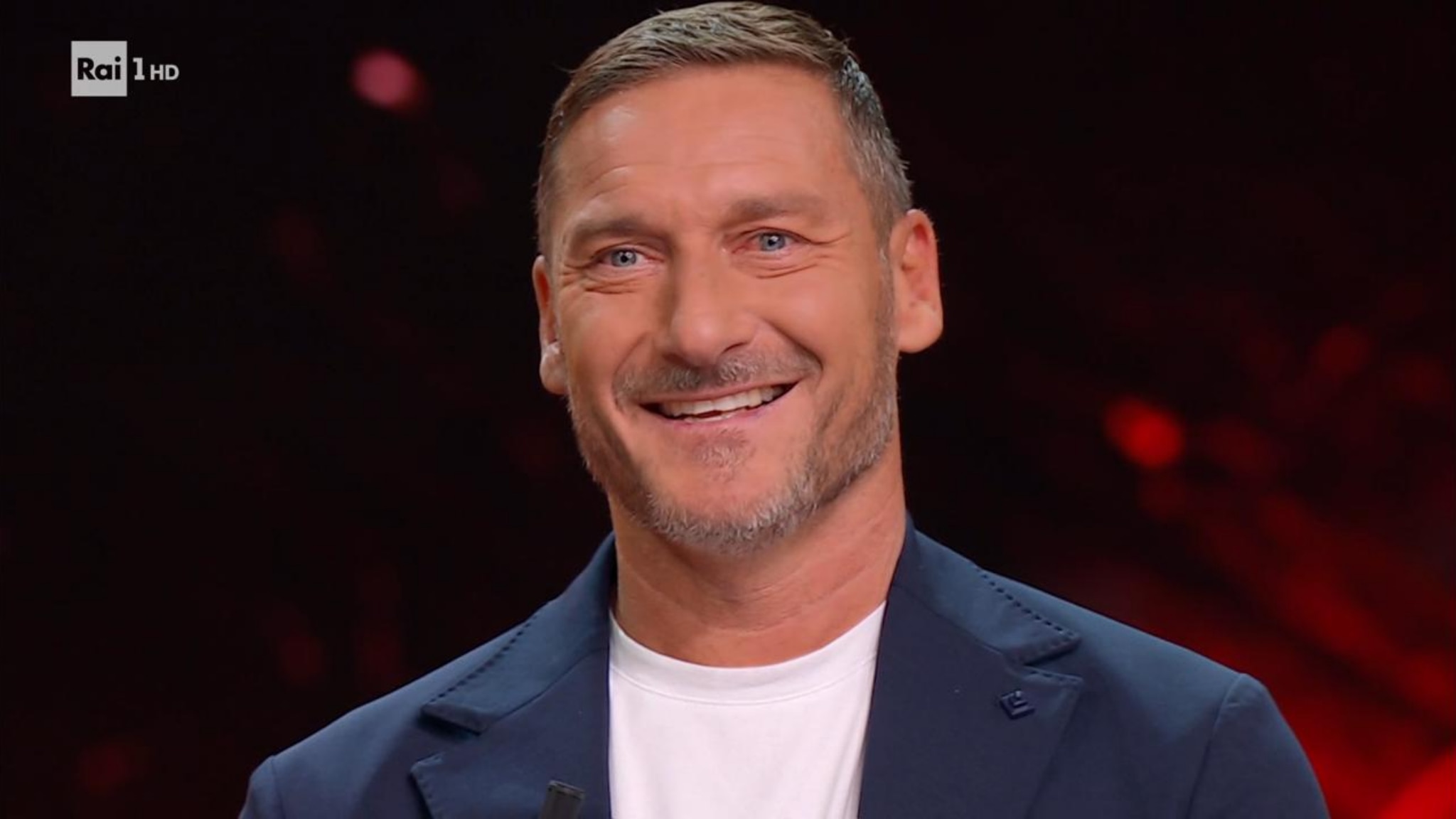 Francesco Totti compie 50 anni, mezzo secolo di amore per la Roma