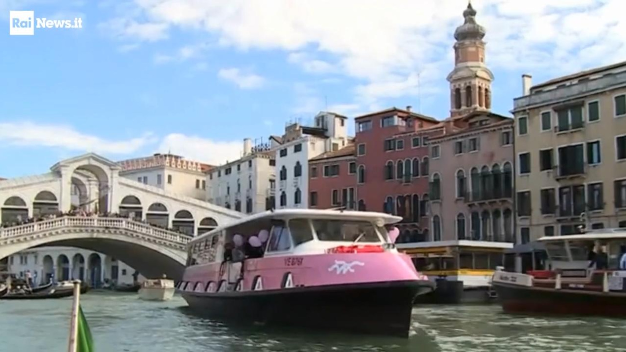 Alla Veleziana arriva il 'Vaporetto rosa' tra barche a vela e turismo