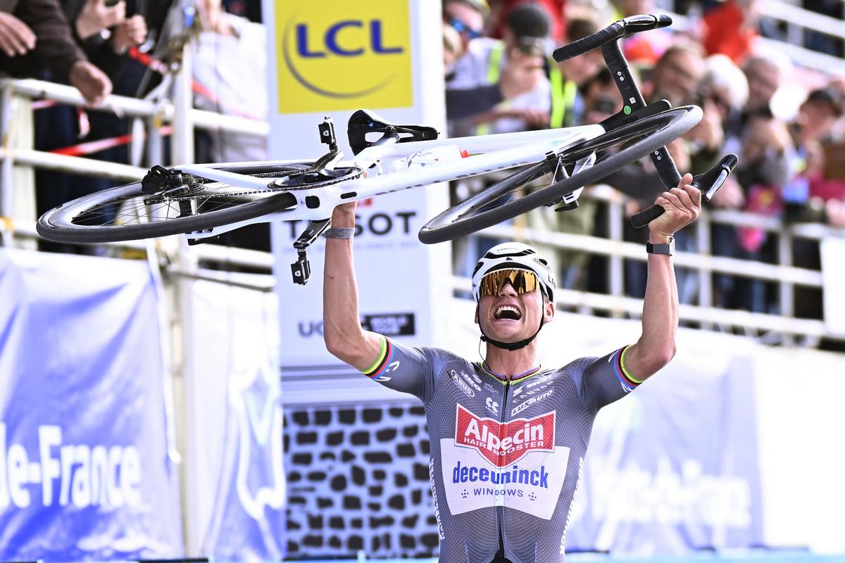 Van der Poel torna per il Giro del Lussemburgo e vince subito: “Ritmo per i Mondiali”