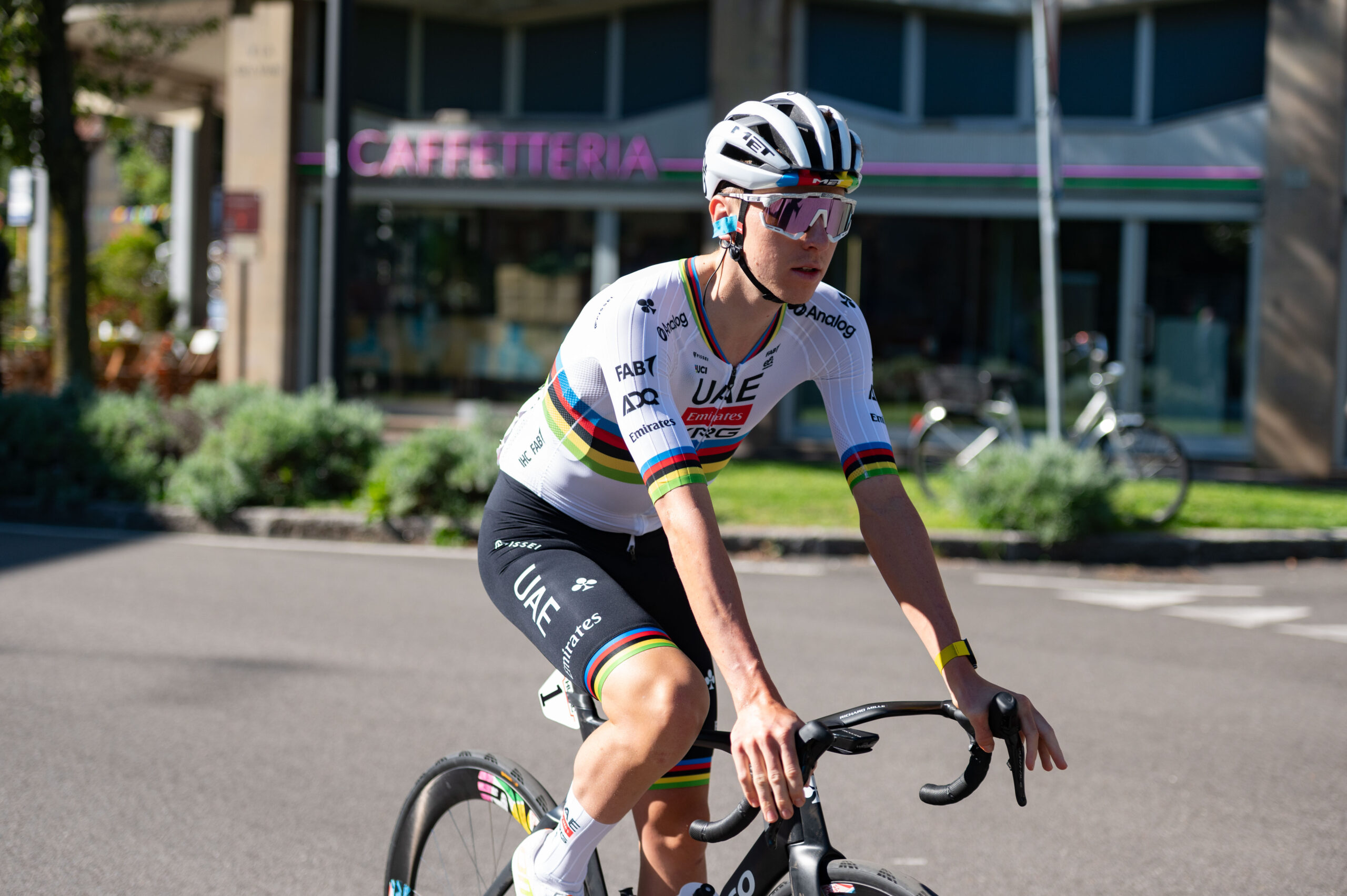 Ciclismo, Vuelta: affondo di Brennana Manosque, Pogacar resta in rosso