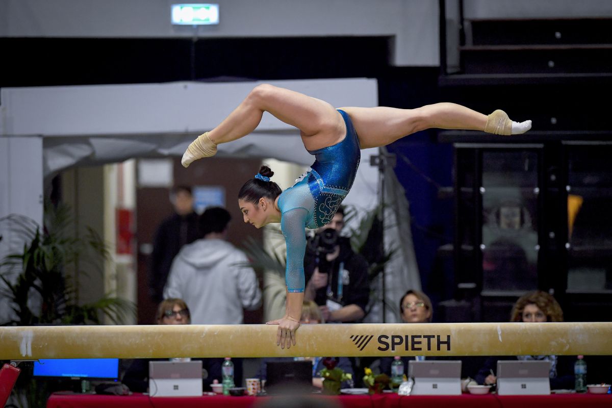 Europei ginnastica artistica 2026, Manila Esposito d’argento alla trave: oro sfiorato per un decimo