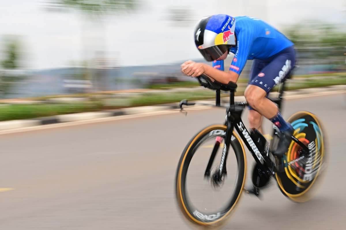 Tour de l’Avenir, Finn fa il vuoto: domina la cronoscalata e conquista la maglia gialla