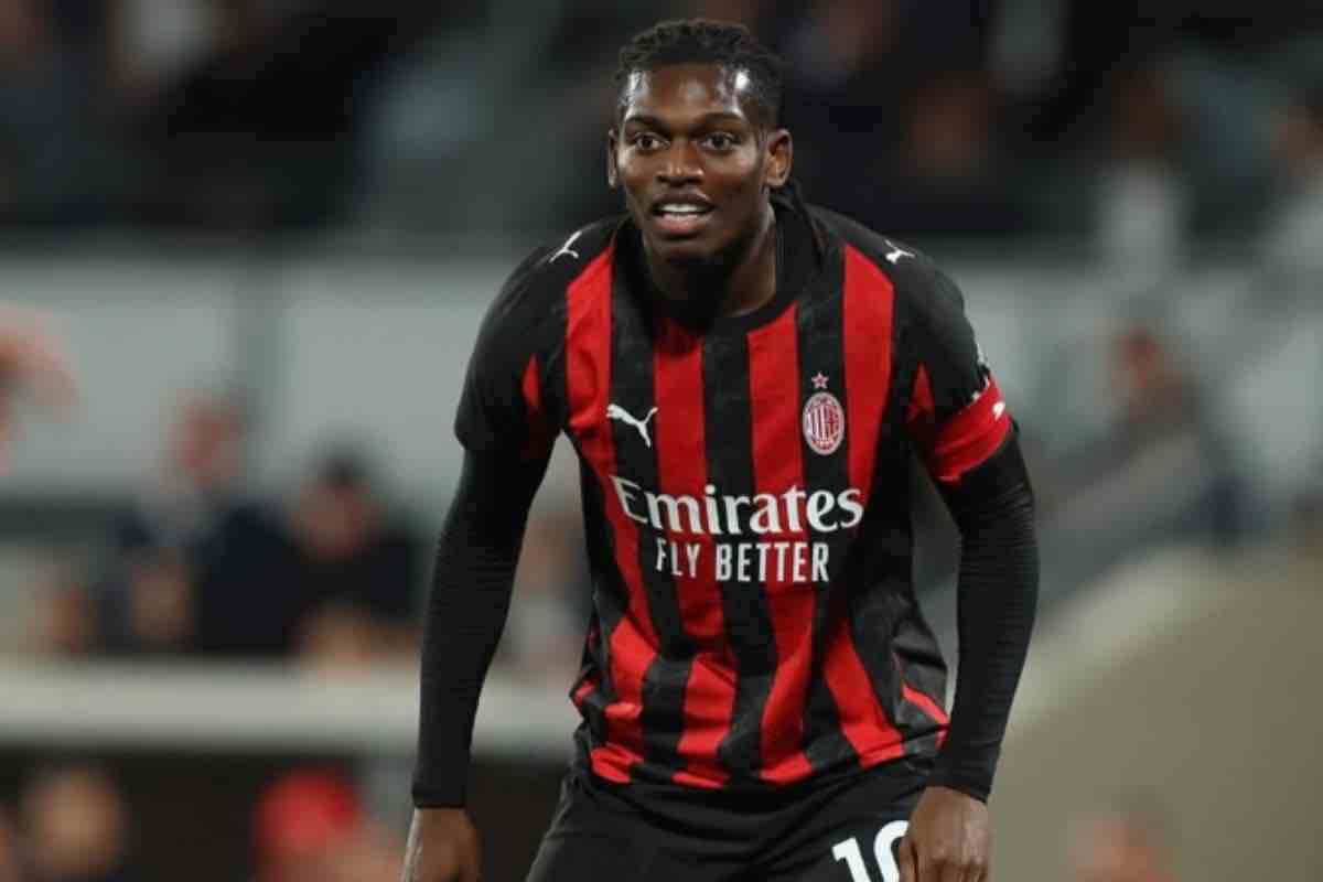 Calciomercato, ore bollenti per Leao: due offerte sul tavolo, il sostituto