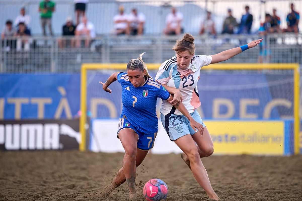 Beach soccer, Italia da impresa contro la Spagna: rimonta nel finale e semifinale agli Europei
