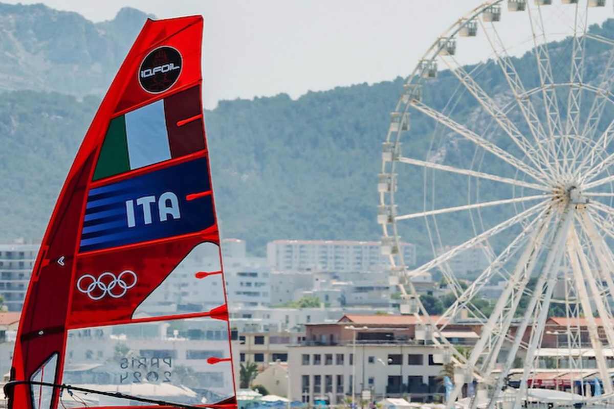 Mondiali iQFoil, Italia subito protagonista: quattro azzurri nella top 10 dopo il day-1